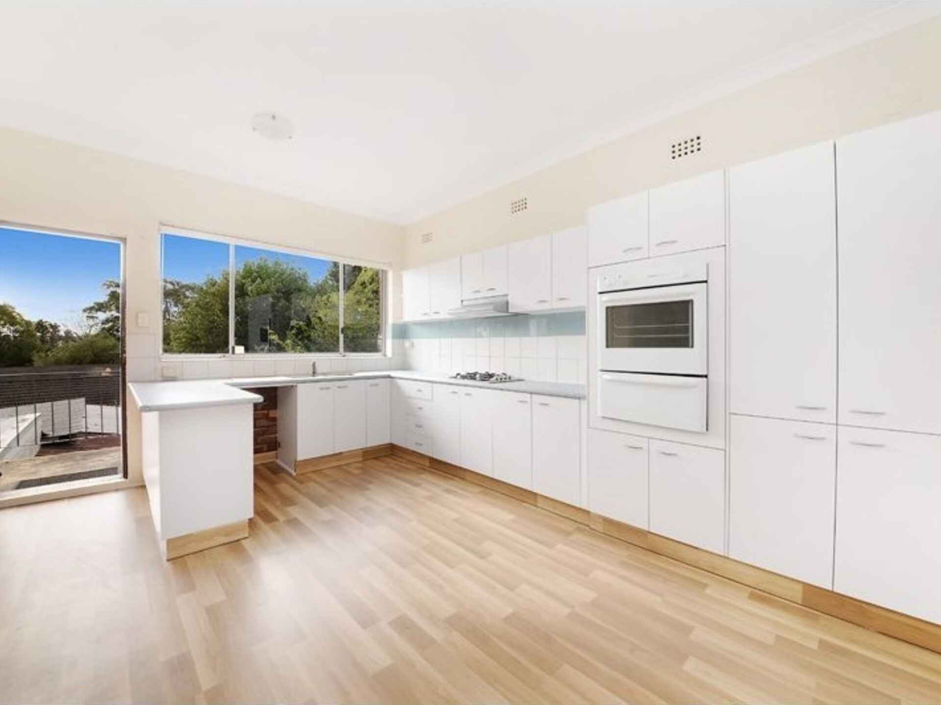 6 242 discount darling st balmain