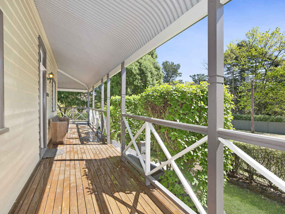 "MUNDARA" 114 Falls Road Wentworth Falls