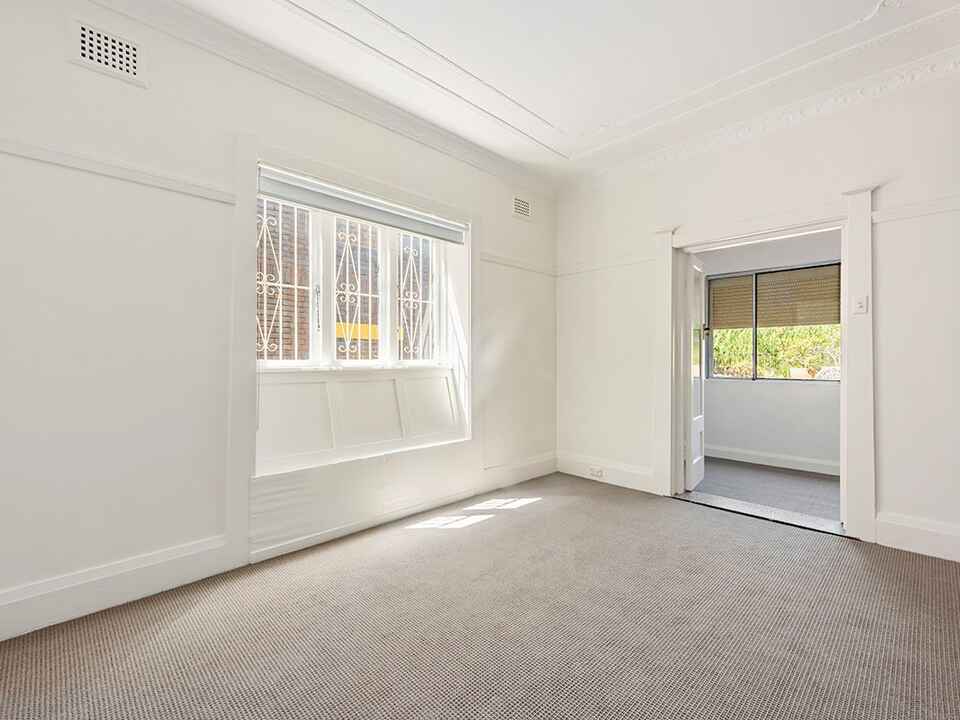 2/13 Bennett Street Bondi